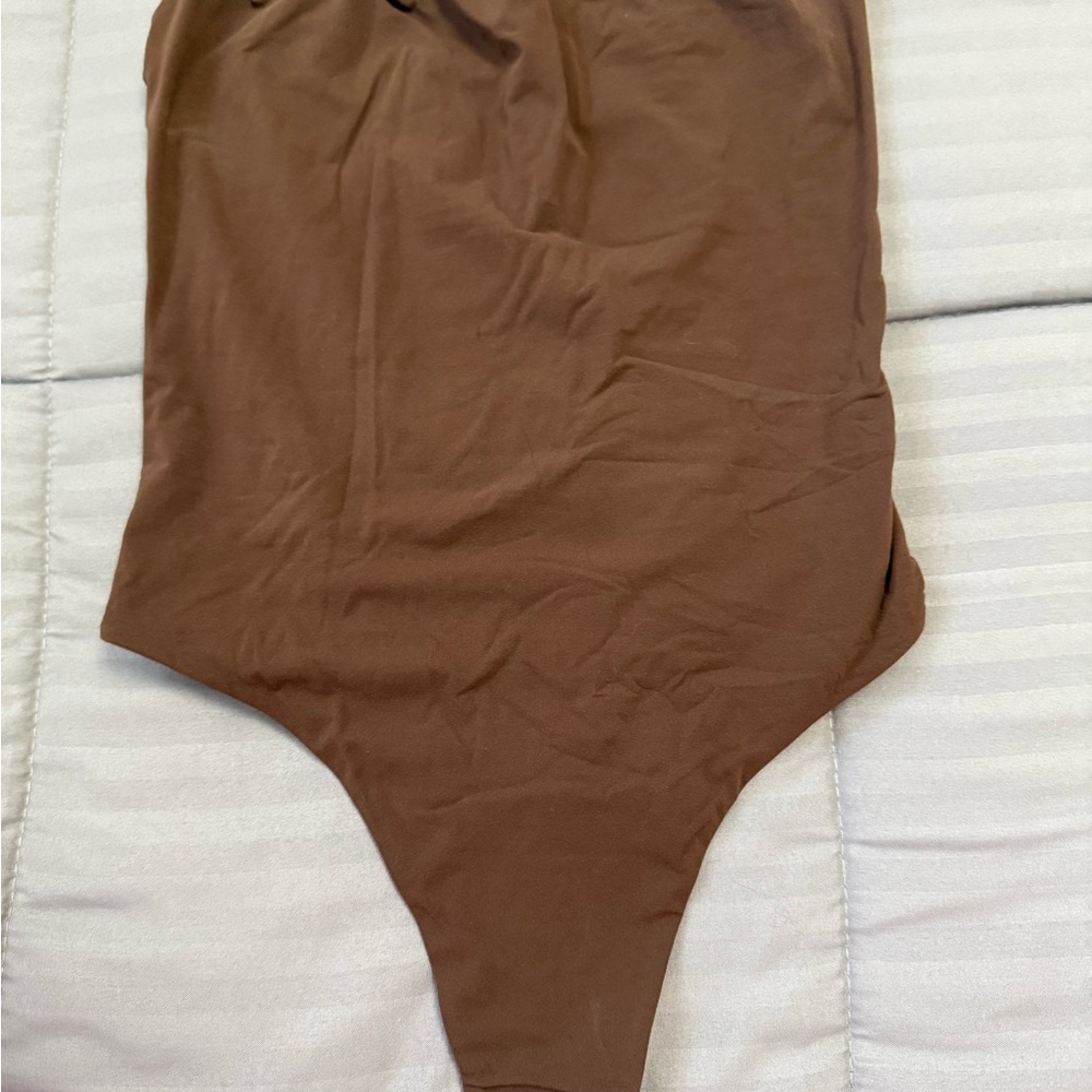 SKIMS Fits Everybody Strapless Bodysuit Brown XS
